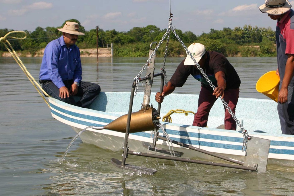 Using the Suspended load sampler, Delft bottle